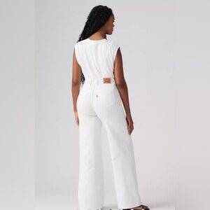 Levi’s 318 Styled Shaping Wide Leg white jeans size waist 30 length 30